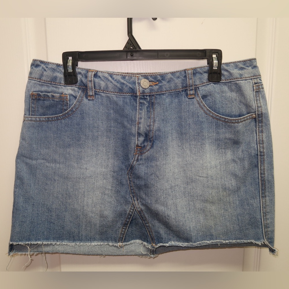 Refuge jean mini frayed skirt